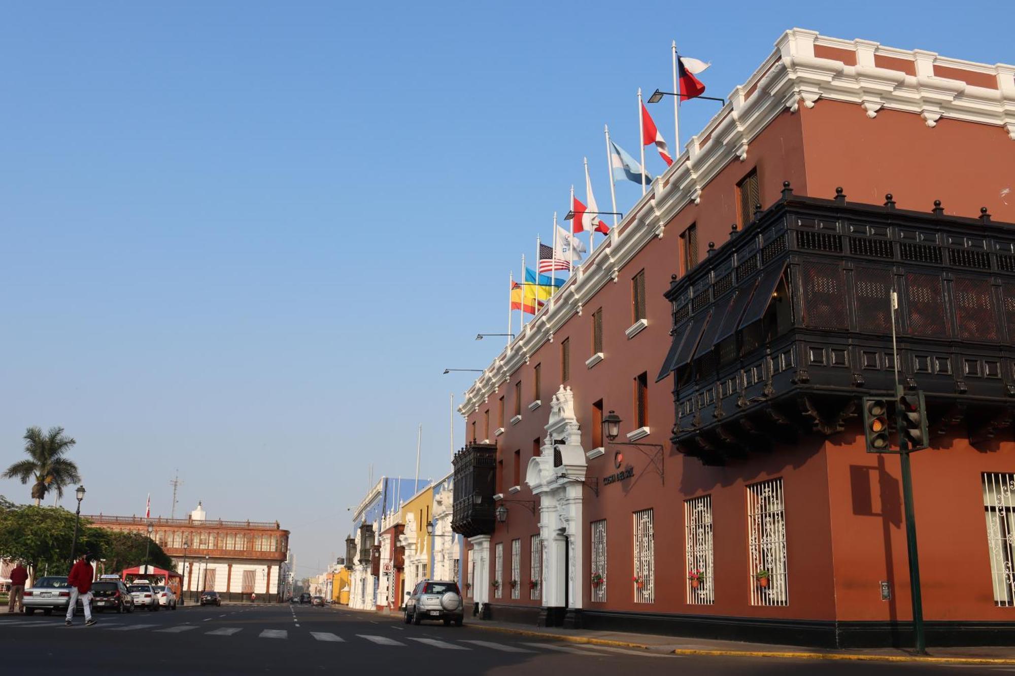 Costa Del Sol Trujillo Centro Hotel Exterior photo