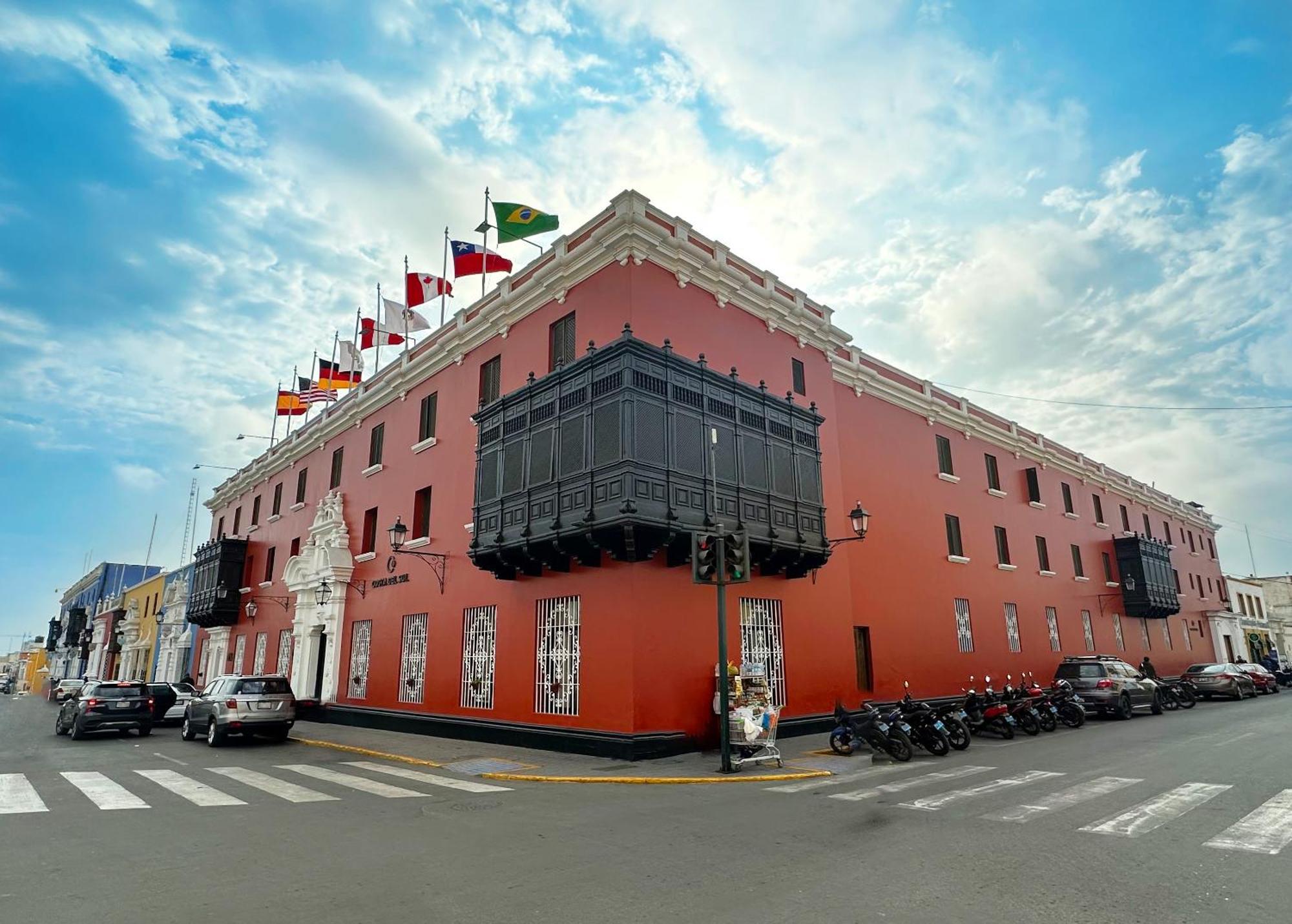 Costa Del Sol Trujillo Centro Hotel Exterior photo
