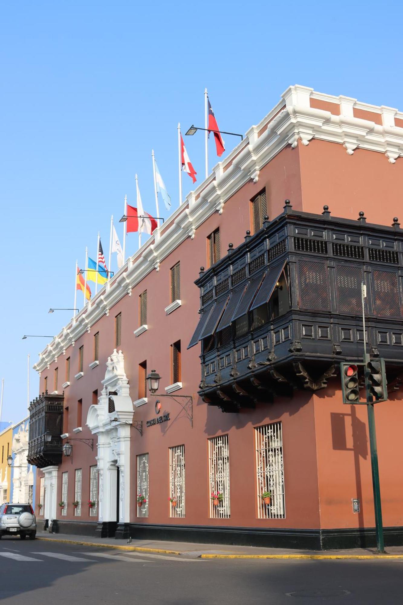 Costa Del Sol Trujillo Centro Hotel Exterior photo