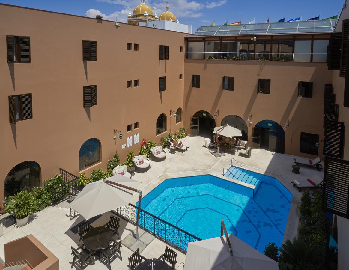 Costa Del Sol Trujillo Centro Hotel Exterior photo
