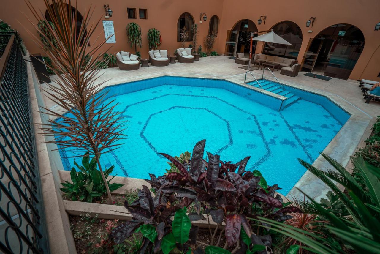Costa Del Sol Trujillo Centro Hotel Exterior photo
